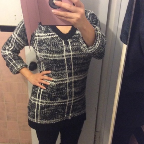 🎉HOST PICK🎉 Fuzzy long sleeve plaid sweater - Picture 3 of 4